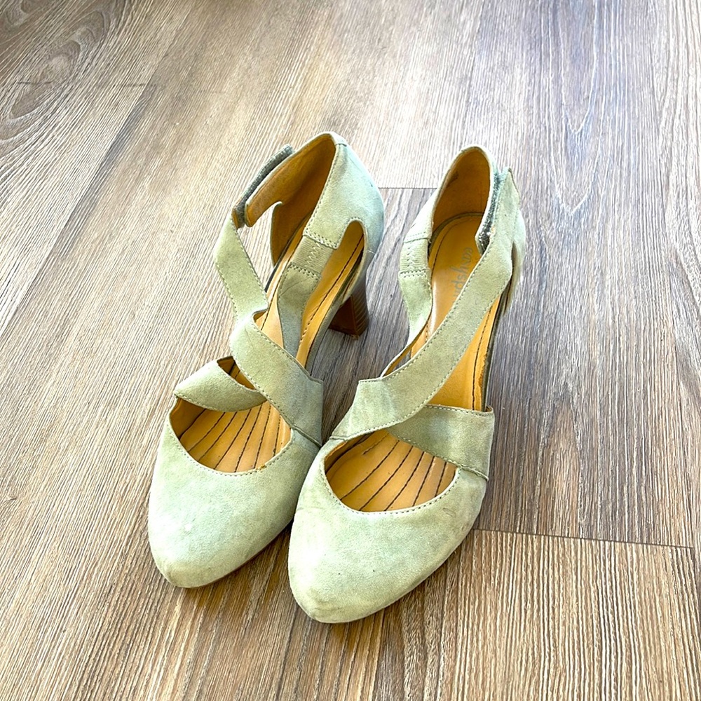 Easy Spirit Pastel Green Strap Heels